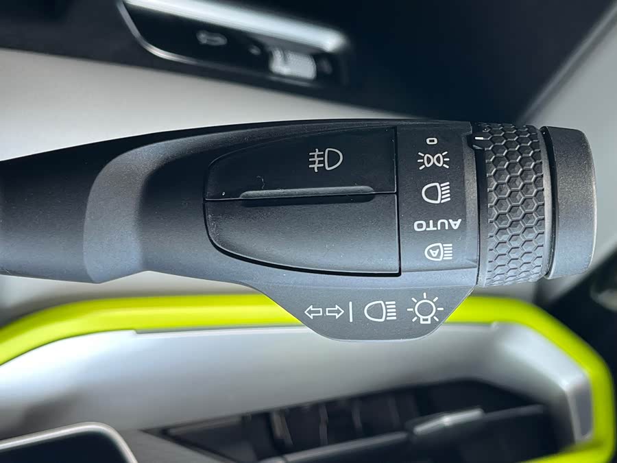 GEELY Coolray 2022 car image #27