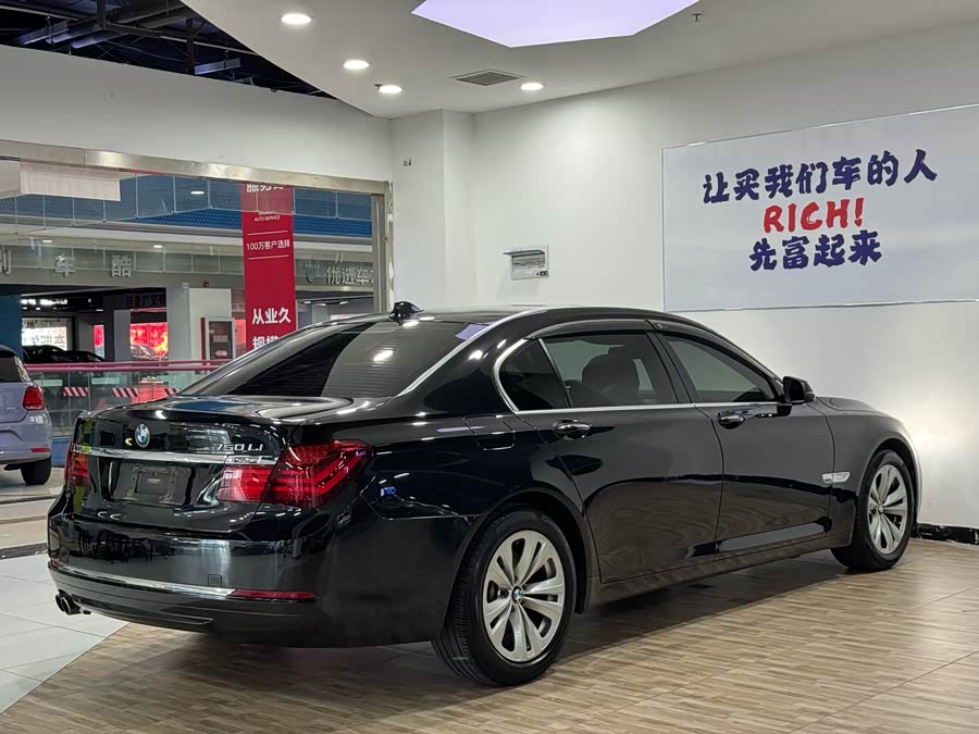 BMW 7 Series 2013 car image #27