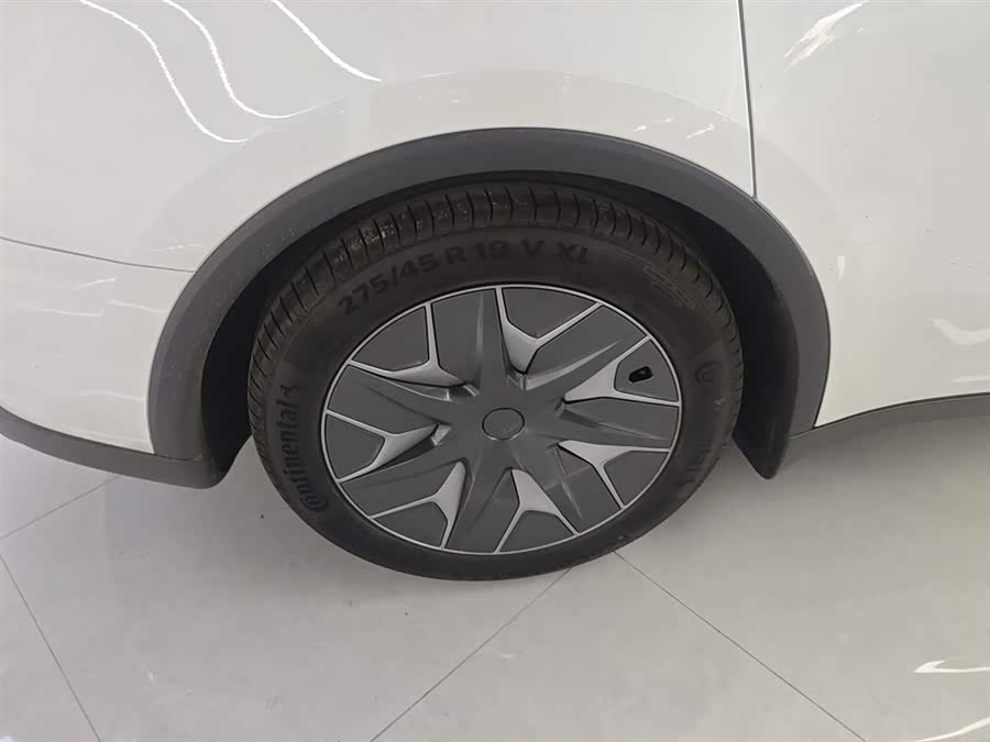 特斯拉 Model Y L 2025 汽车图片 #27