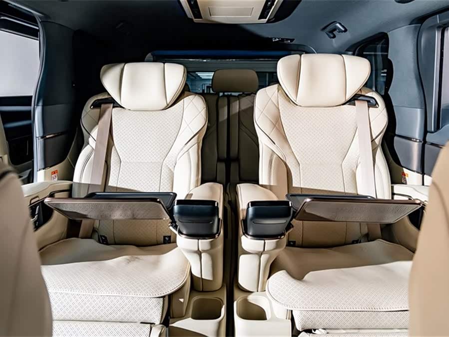 Toyota Alphard 2025 car image #27