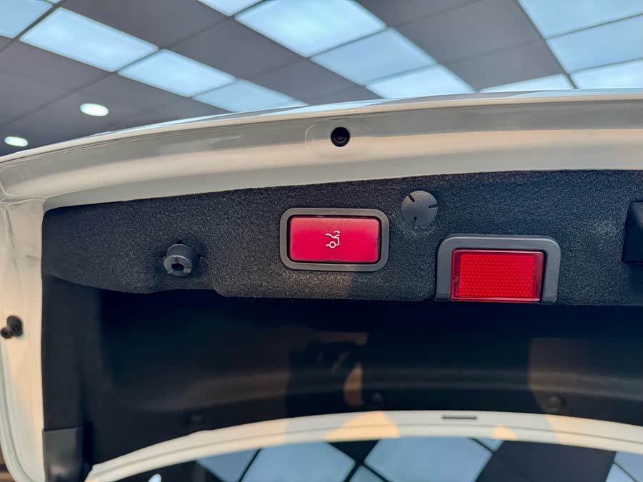 Mercedes-Benz C Class 2020 car image #27