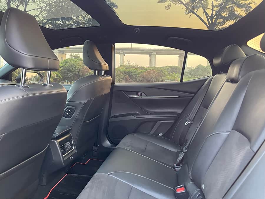 Toyota Camry 2024 immagine di auto #27