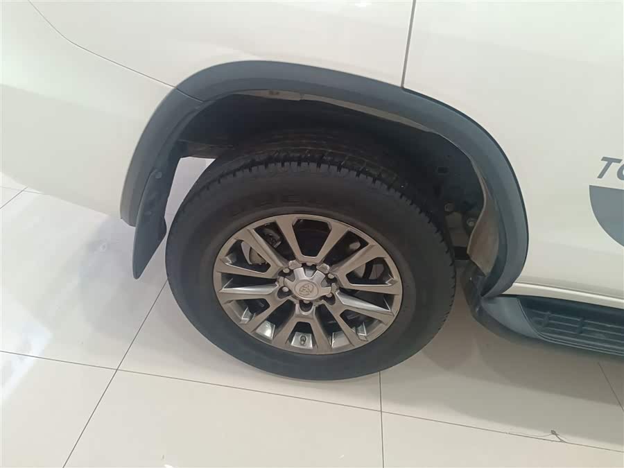 Toyota Fortuner 2019 car image #27