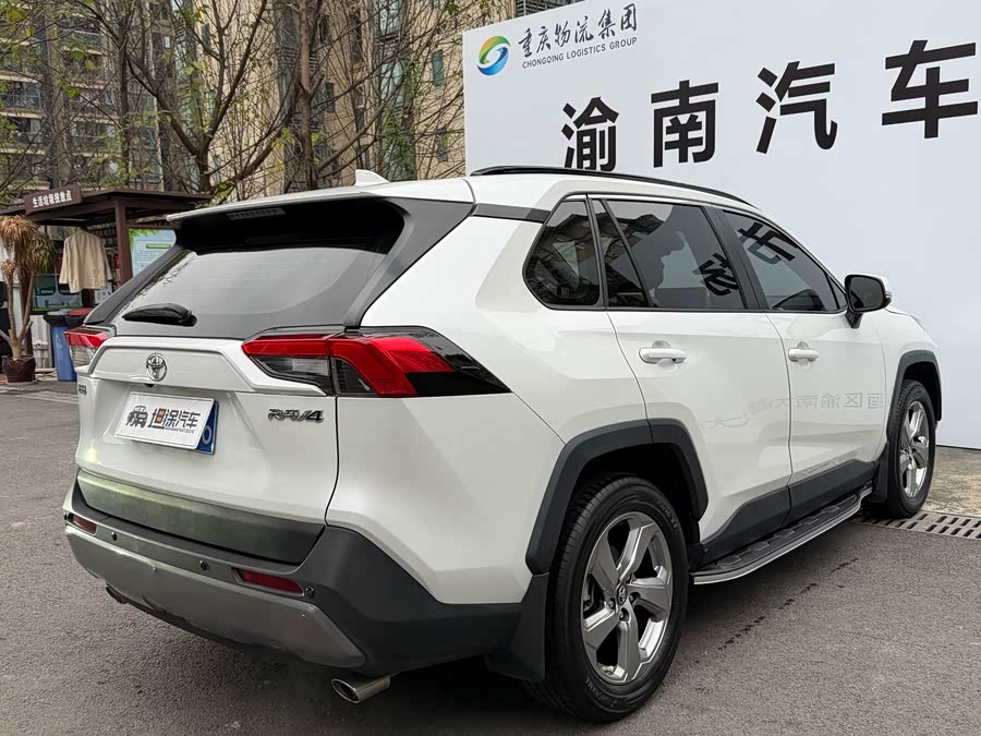 Toyota RAV4 2021 car image #27