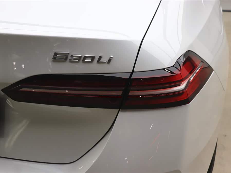 BMW 5 Series 2025 car image #27