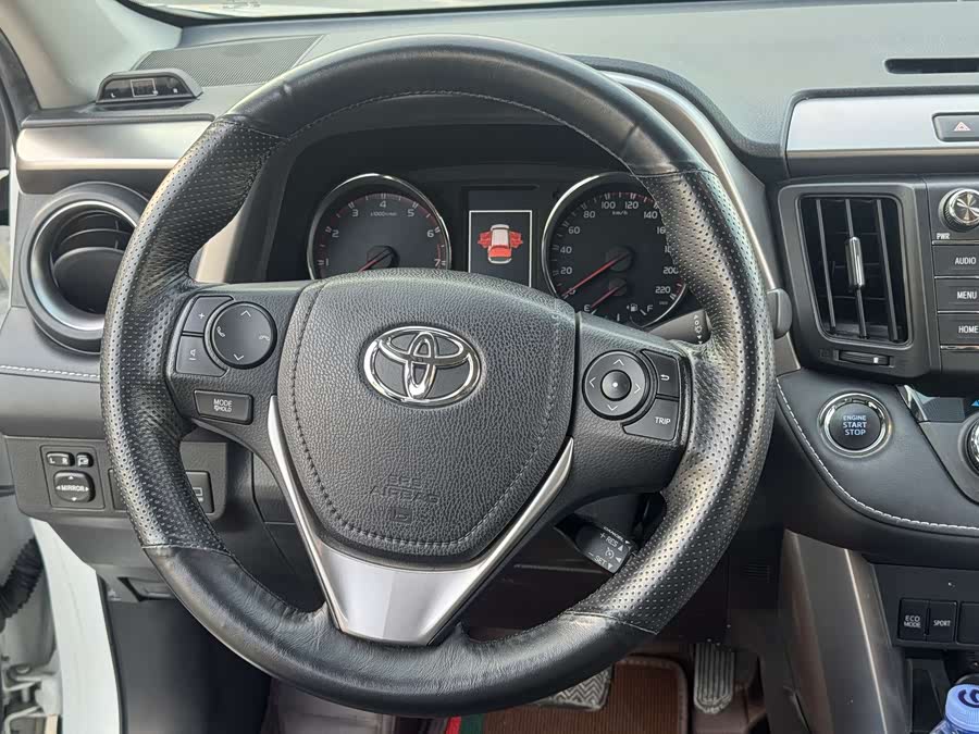 Toyota RAV4 2017 car image #27