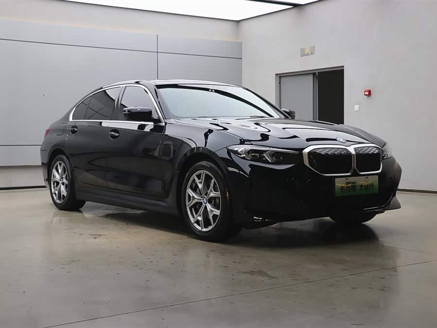 BMW i3 2024 car image #27