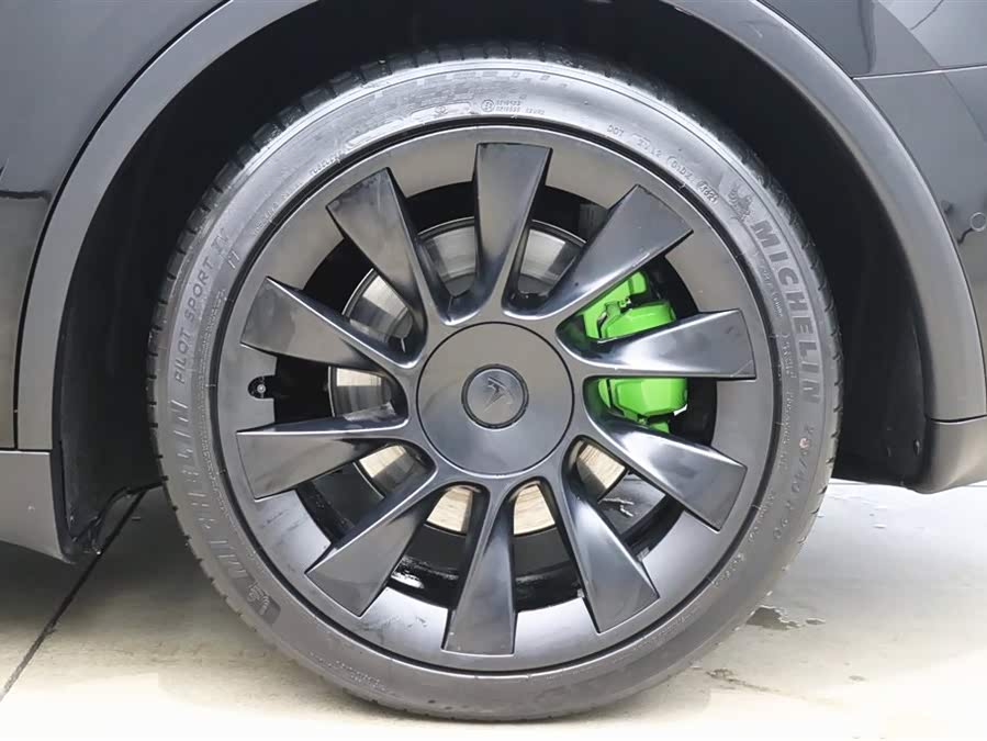 Tesla Model Y 2021 car image #27