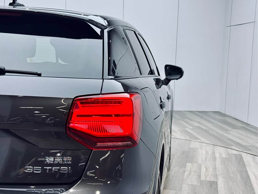 Audi Q2L 2020 immagine di auto #27
