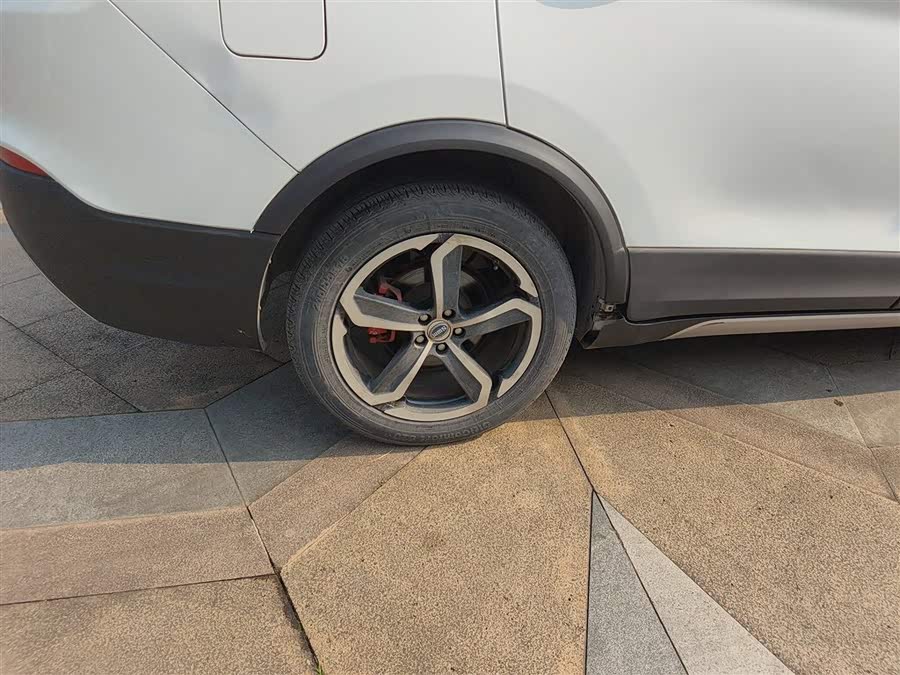 SWM X7 2018 imagen de coche #27