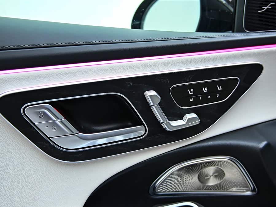 Mercedes-Benz E Class 2023 car image #27