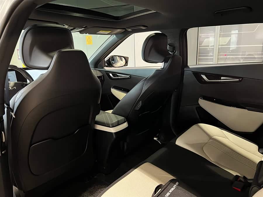 Kia EV6 2023 изображение автомобиля #27