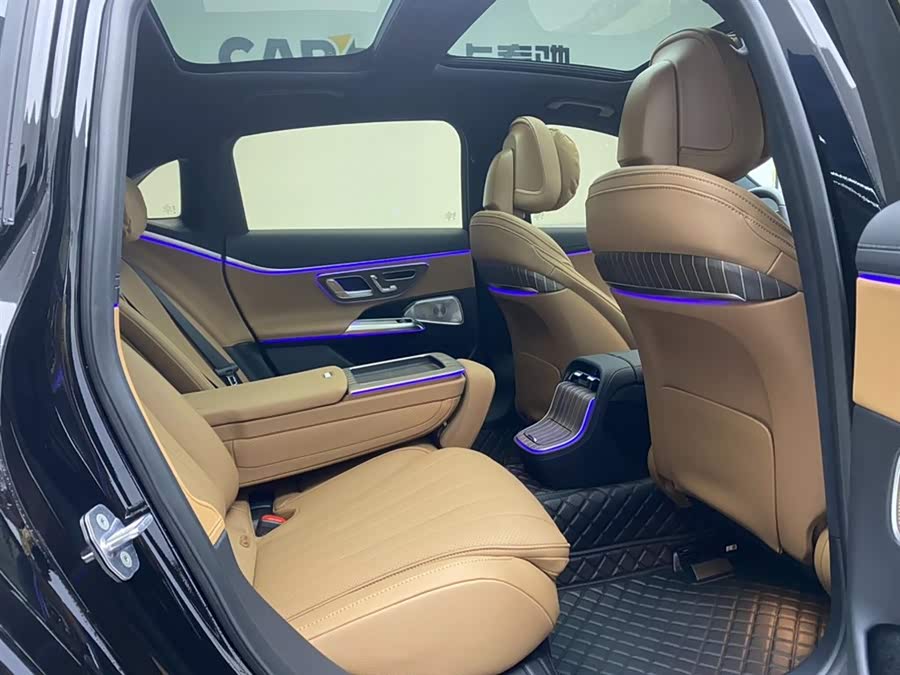 Mercedes-Benz E Class 2025 car image #27