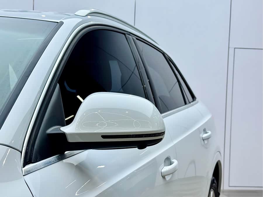 Audi Q3 2019 immagine di auto #27