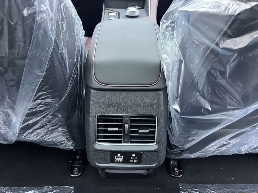 JAC X8 PLUS #27 JAC X8 PLUS صورة سيارة #27