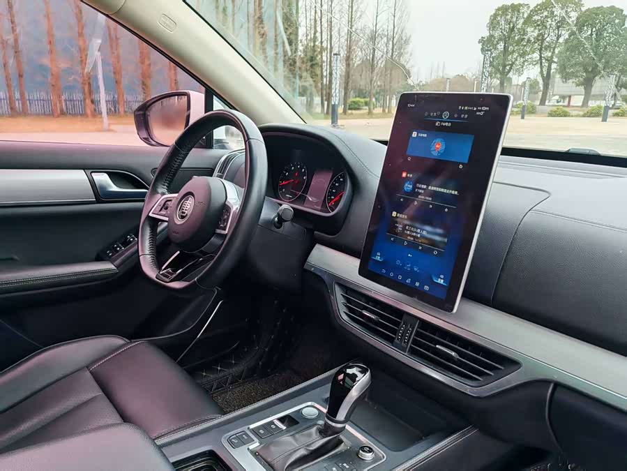 BYD Tang 2018 #27 BYD Tang 2018 car image #27