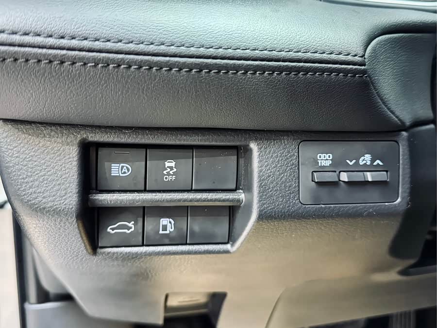 Toyota Avalon 2021 car image #27