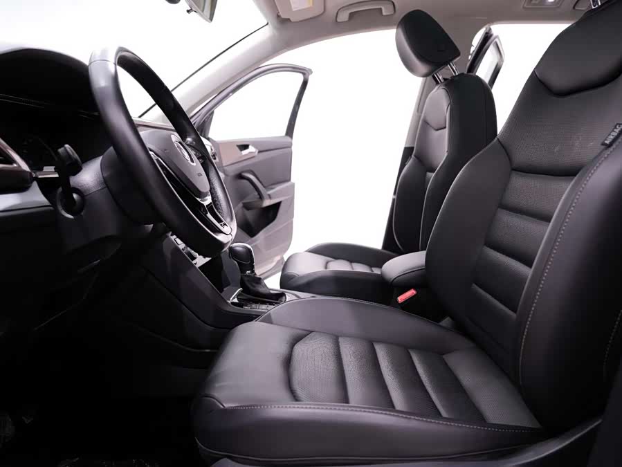 Volkswagen Tharu 2020 car image #27