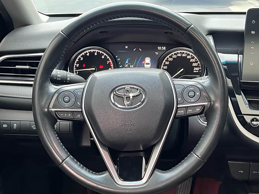 Toyota Camry 2023 car image #27