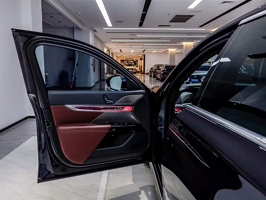 BMW i7 2024 car image #27