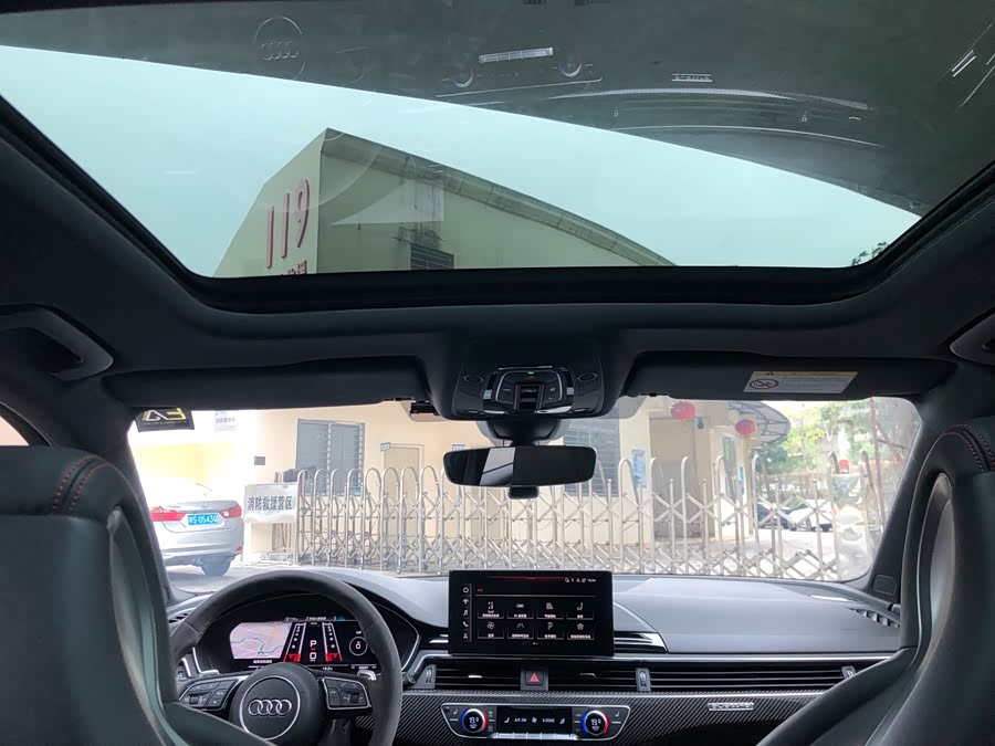 Audi RS 4 2023 immagine di auto #27