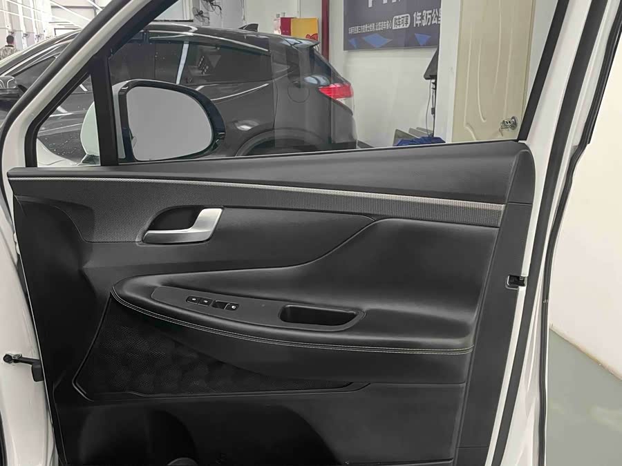 Hyundai Santa Fe 2021 car image #27