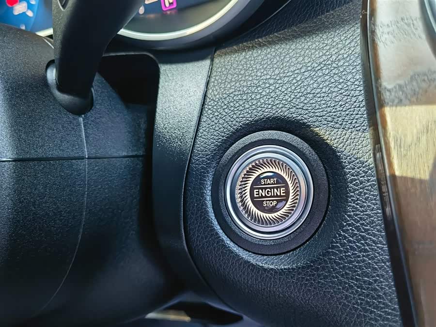 Mercedes-Benz GLC Class 2020 car image #27