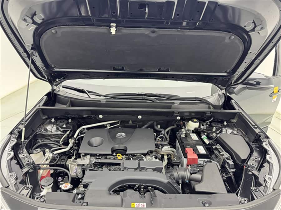 Toyota RAV4 2022 car image #27