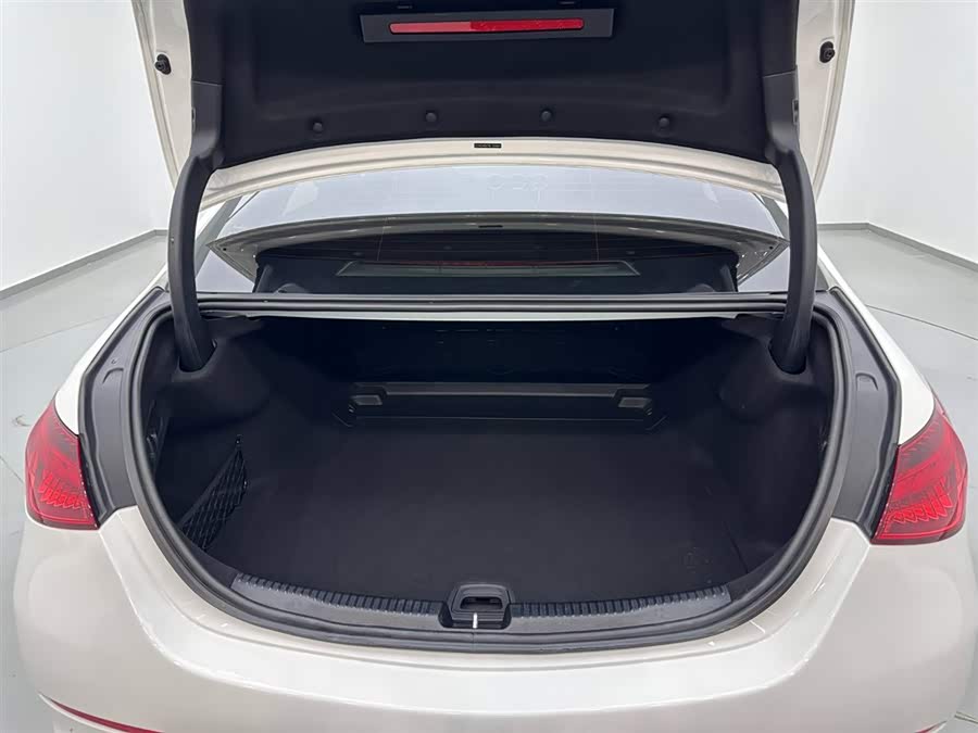 Mercedes-Benz C Class 2022 car image #27