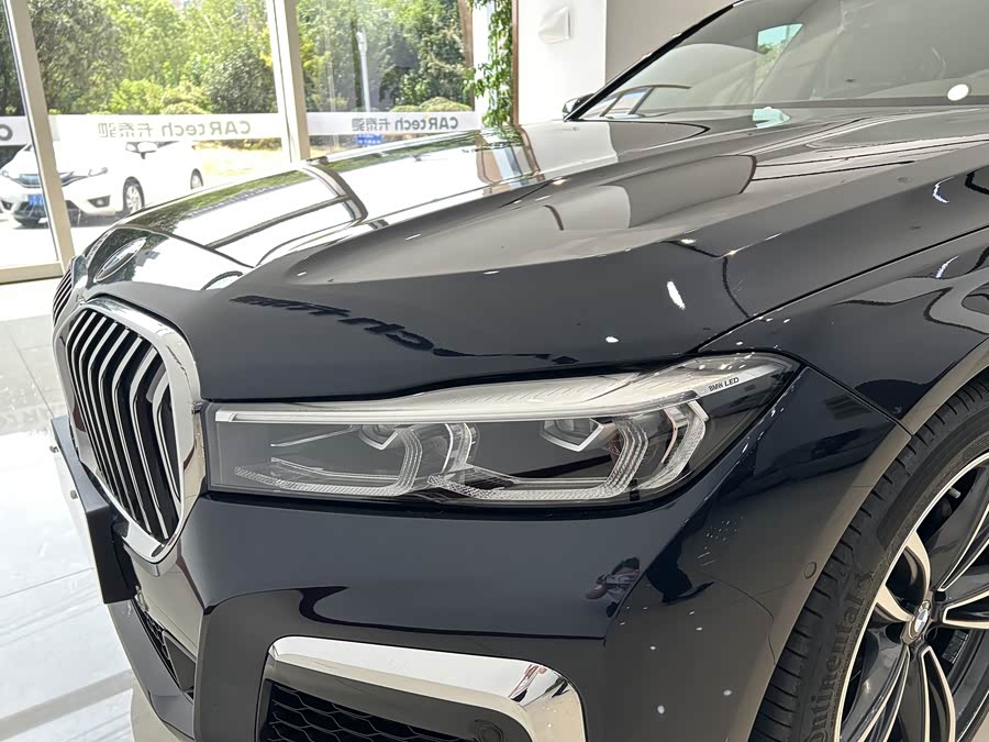 BMW 7 Series 2021 car image #27