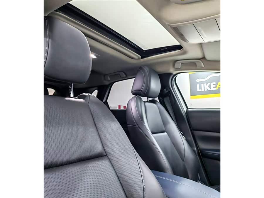 Mazda CX-30 2023 immagine di auto #27