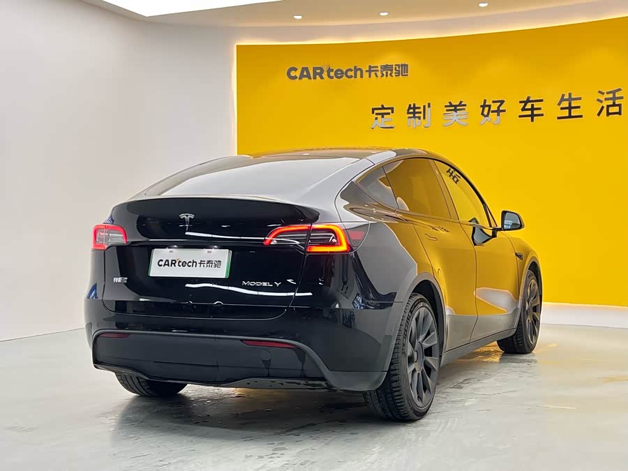 Tesla Model Y 2022 car image #27