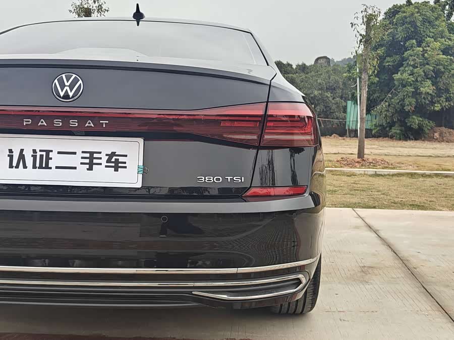 Volkswagen Passat 2023 car image #27