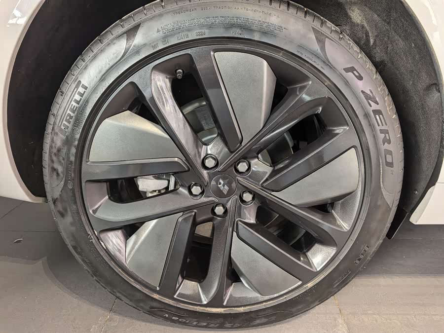 Li L6 2024 imagen de coche #27