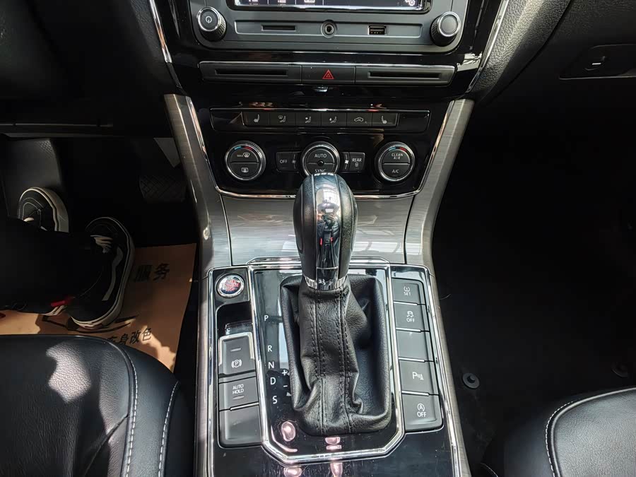 Volkswagen Passat 2018 car image #27