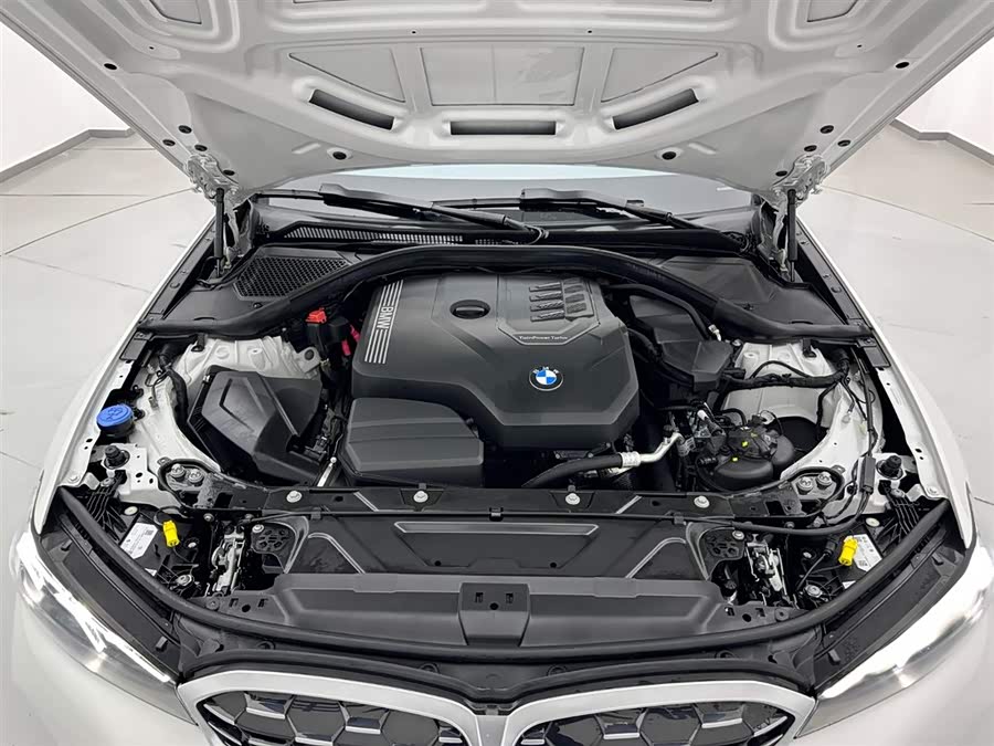 BMW 3 Series 2023 car image #27