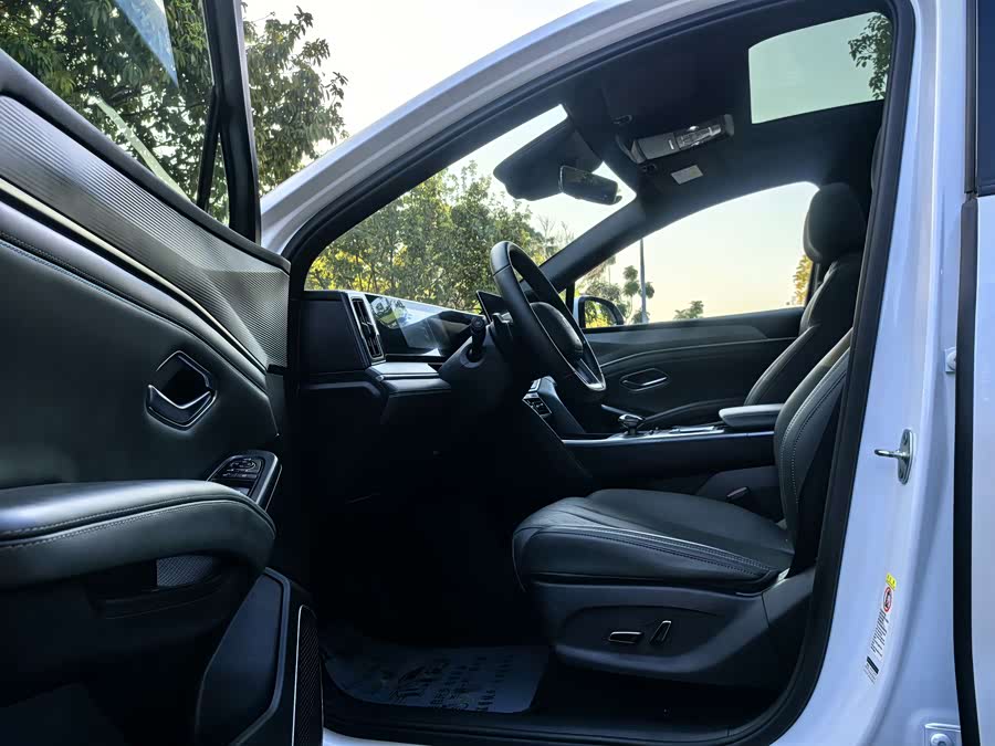 BYD SongL DM-i 2025 #27 BYD SongL DM-i 2025 car image #27