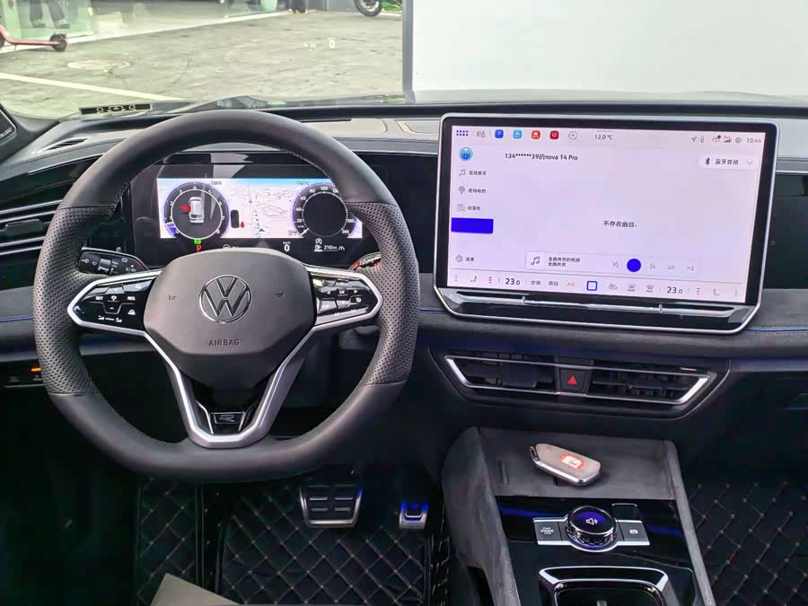 Volkswagen Tiguan L 2024 car image #27