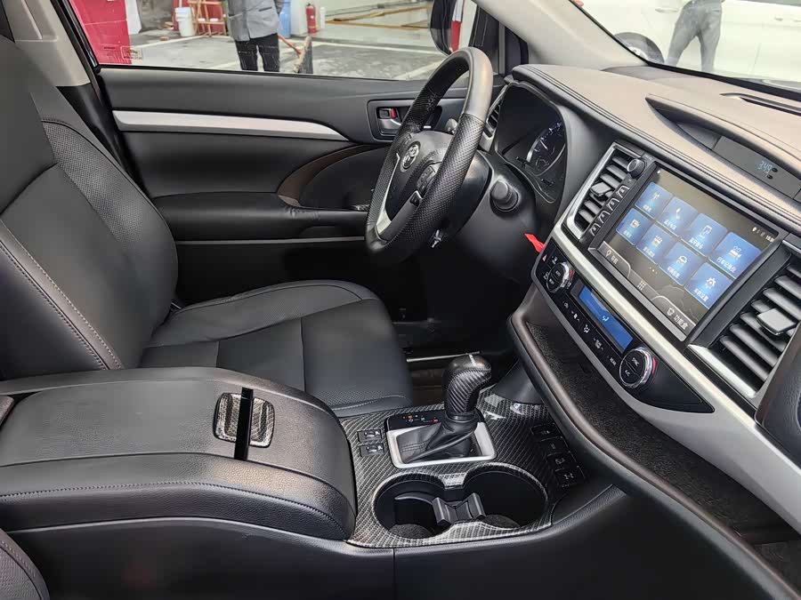 Toyota Highlander 2019 car image #27