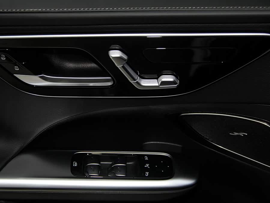 Mercedes-Benz C Class 2025 car image #27