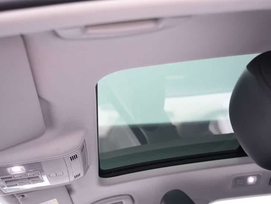 Volkswagen Tharu 2020 car image #27