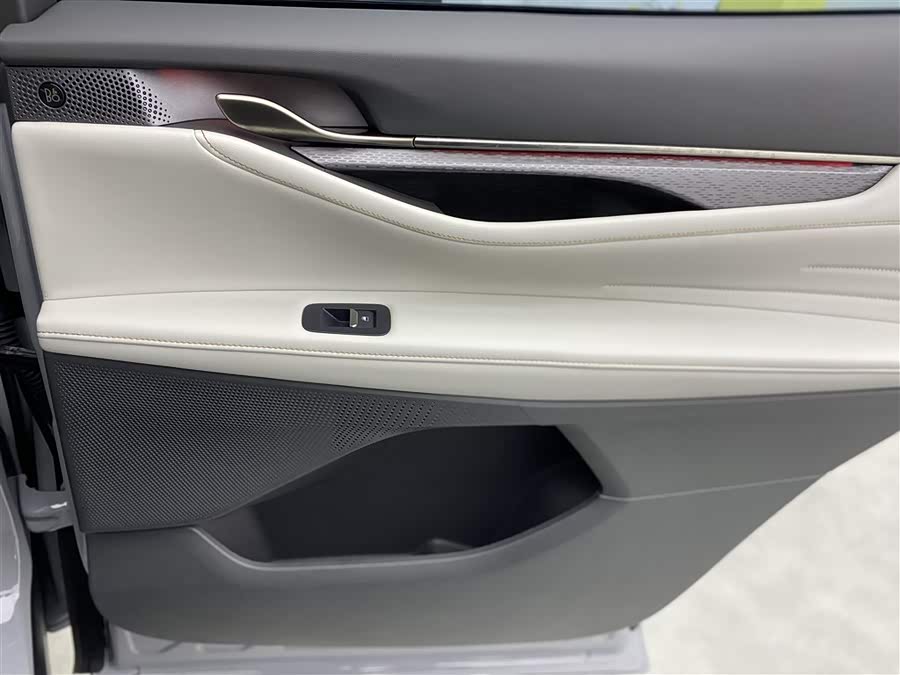 Ford Edge 2023 car image #27