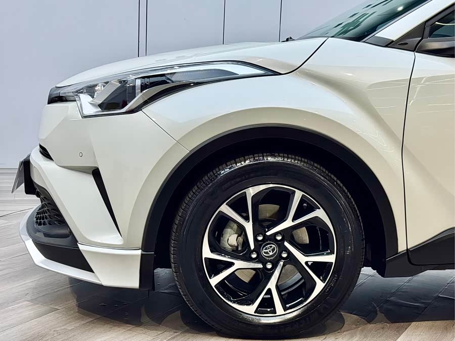 Toyota C-HR 2020 immagine di auto #27