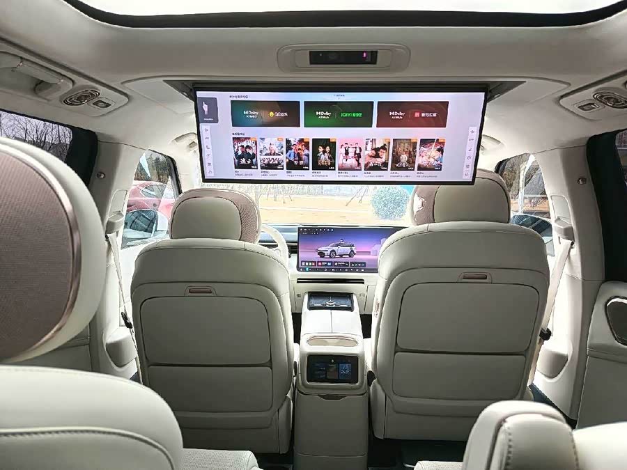 Lynk & Co 900 2025 immagine di auto #27
