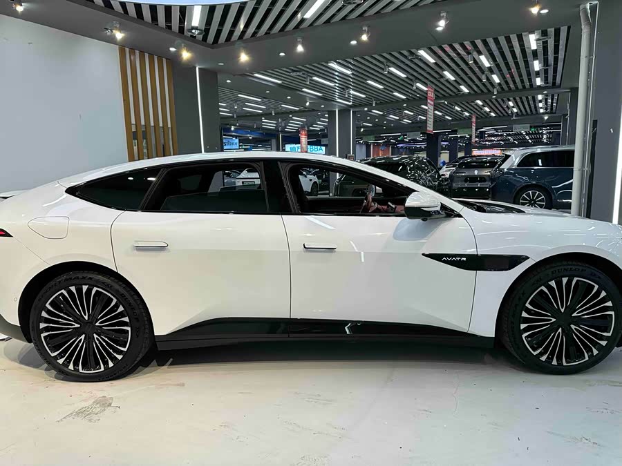 Avatr 12 2025 car image #27