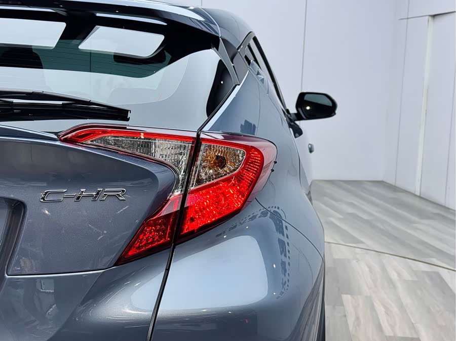 Toyota C-HR 2021 car image #27