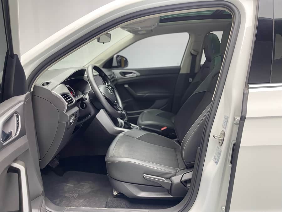 Volkswagen T-Cross 2021 car image #27
