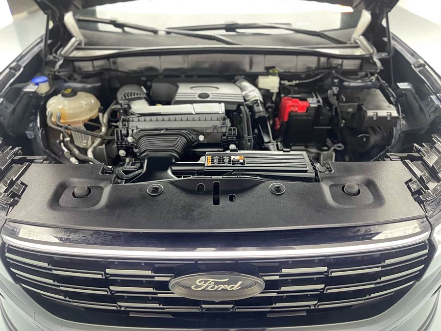 Ford Edge 2023 car image #27