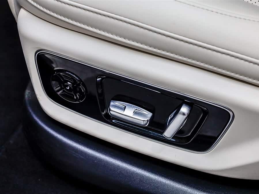 Li L7 2024 صورة سيارة #27