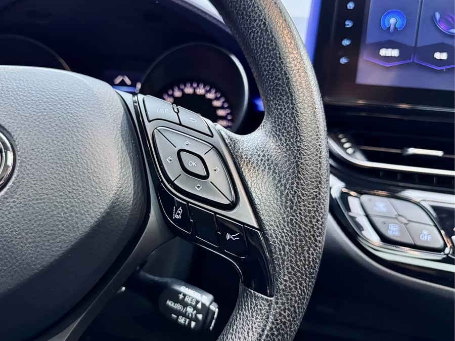 Toyota C-HR 2021 car image #27